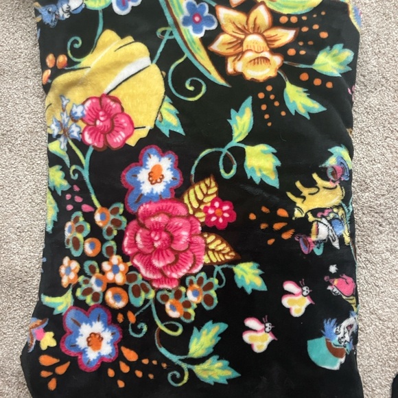 Disneys Vera Bradley blanket like new condition - Picture 3 of 5